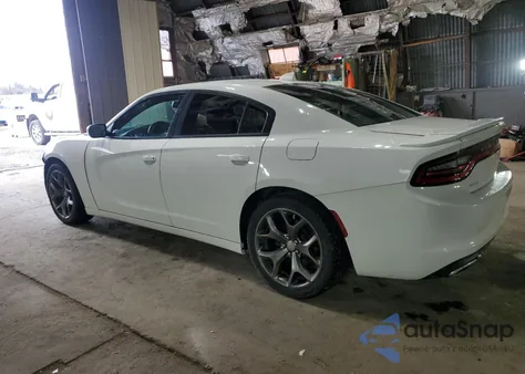 2015 Dodge Charger Sxt z USA, uszkodzony, nr VIN 2C3CDXHG1FH826893